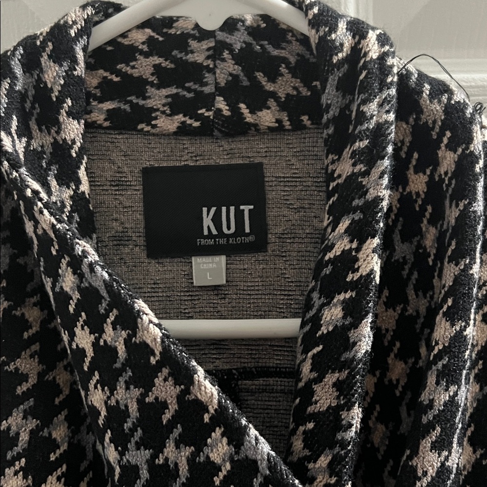 Kut from the Kloth Women's Houndstooth Blazer - Picture 2 of 3